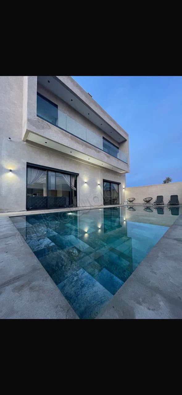 Villa with heated pool ideal for rental income