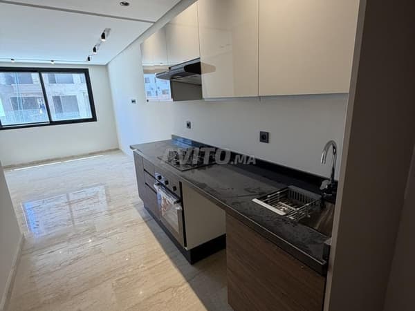 Studio for rent next to Cheikh Khalifa clinic