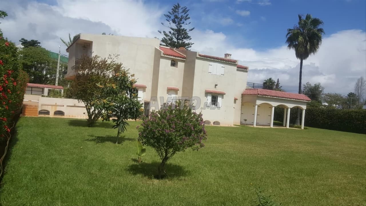 magnífica villa comercial cerca del megamall