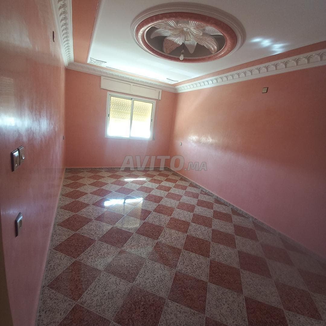 Appartement titre 3 chambres 93 mètres ascenseur balcon sur rue