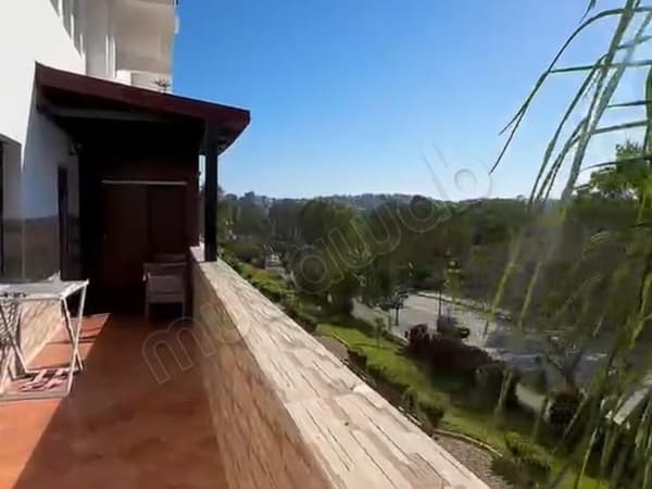 Piso en alquiler en el centro de la ciudad. Superficie total de 130 m². Amueblado