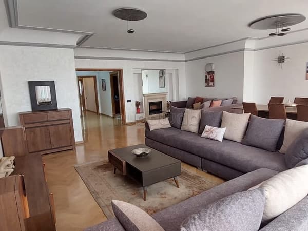Furnished apartment for rent, Golden Triangle