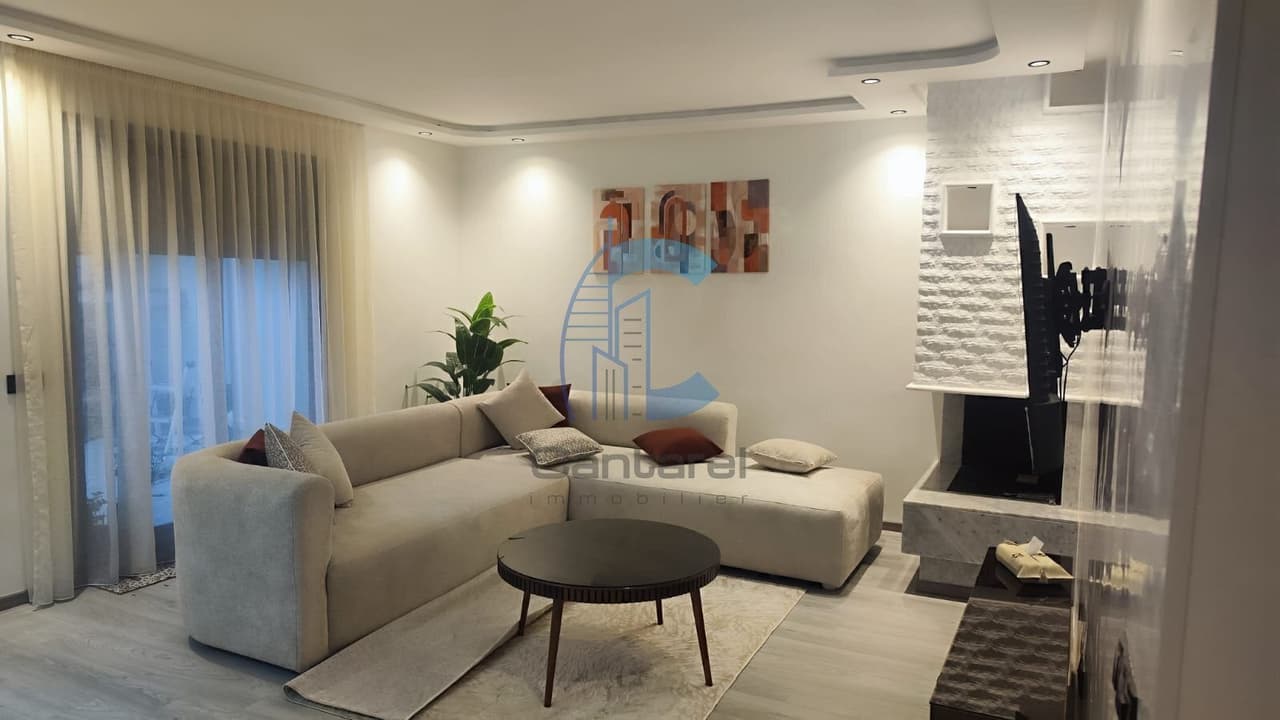 NEWLY FURNISHED APARTMENT WITH LARGE TERRACE BOURGOGNE