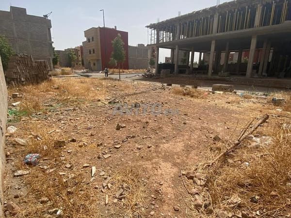 Terrain commercial 100 m² R2 Shams Al Madina