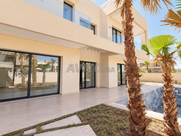 Villa neuve vide avec piscine à Prestigia Argan