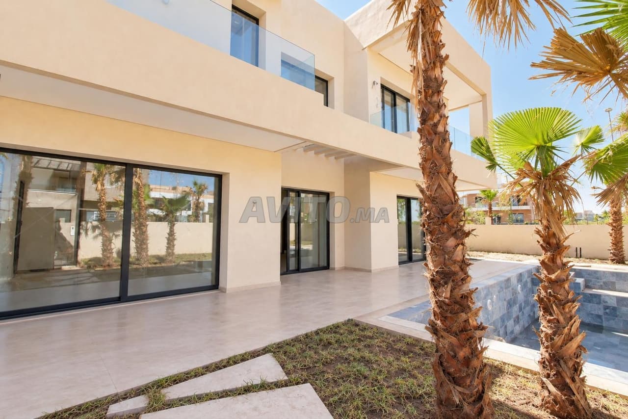 Villa neuve vide avec piscine à Prestigia Argan