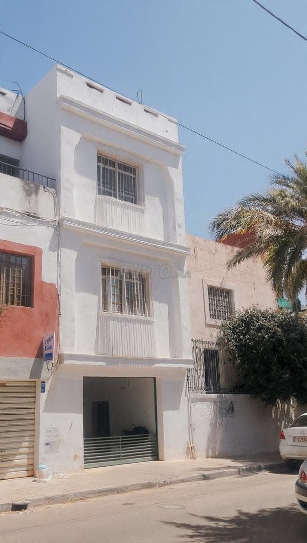 Titrierte Villa zum Verkauf im Viertel Yacoub El Mansour El Qouas