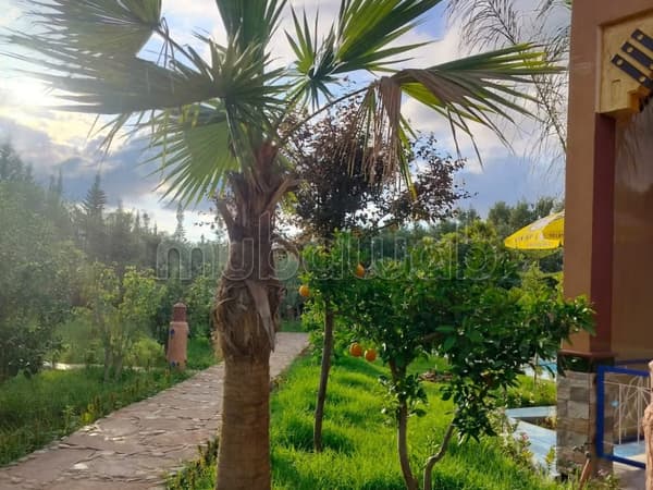 Villa de 1050 m² situada en el km 30 de la Route de l'Ourika