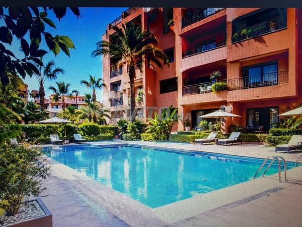 À VENDRE – APPARTEMENT 1 CHAMBRE À L’HIVERNAGE