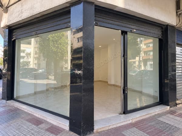 محل تجاري جميل للإيجار في Maârif Extension. المساحة الإجمالية 32 م²
