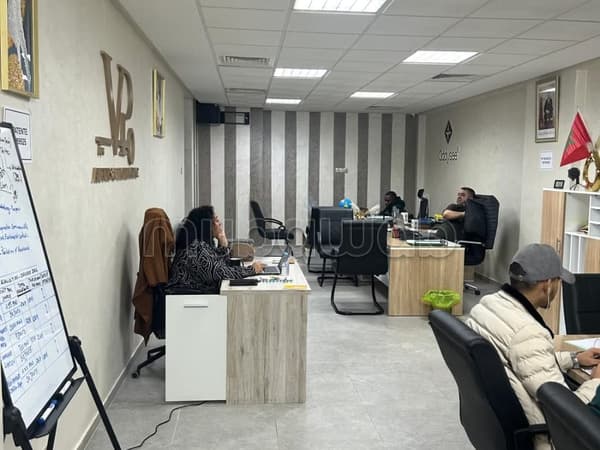 Plateau de bureau à louer