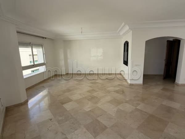 Louez cet appartement à Triangle d'Or. Superficie 148 m². Service de concierge et…