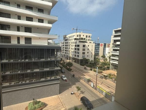 Bureau neuf à louer à CFC 72 m² à ne pas rater