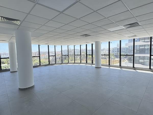 À louer - bureau de 114 m2 aux Orchidées