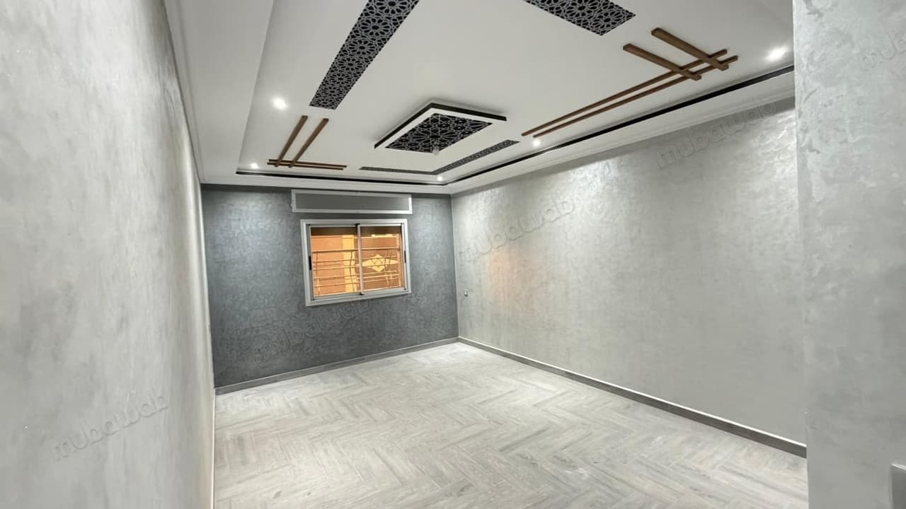 Appartement vide neuf a louer à Moujahidin 3 chambres