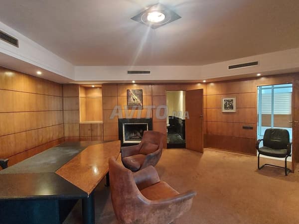 Bureau 235 m² Ain Diab Haut standing