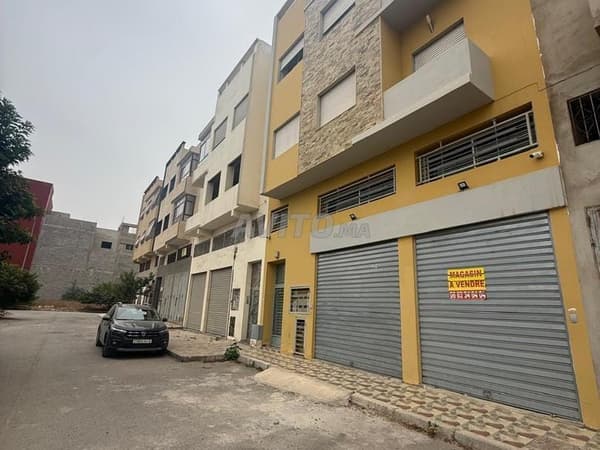 Local commercial 128 m² avec mezzanine