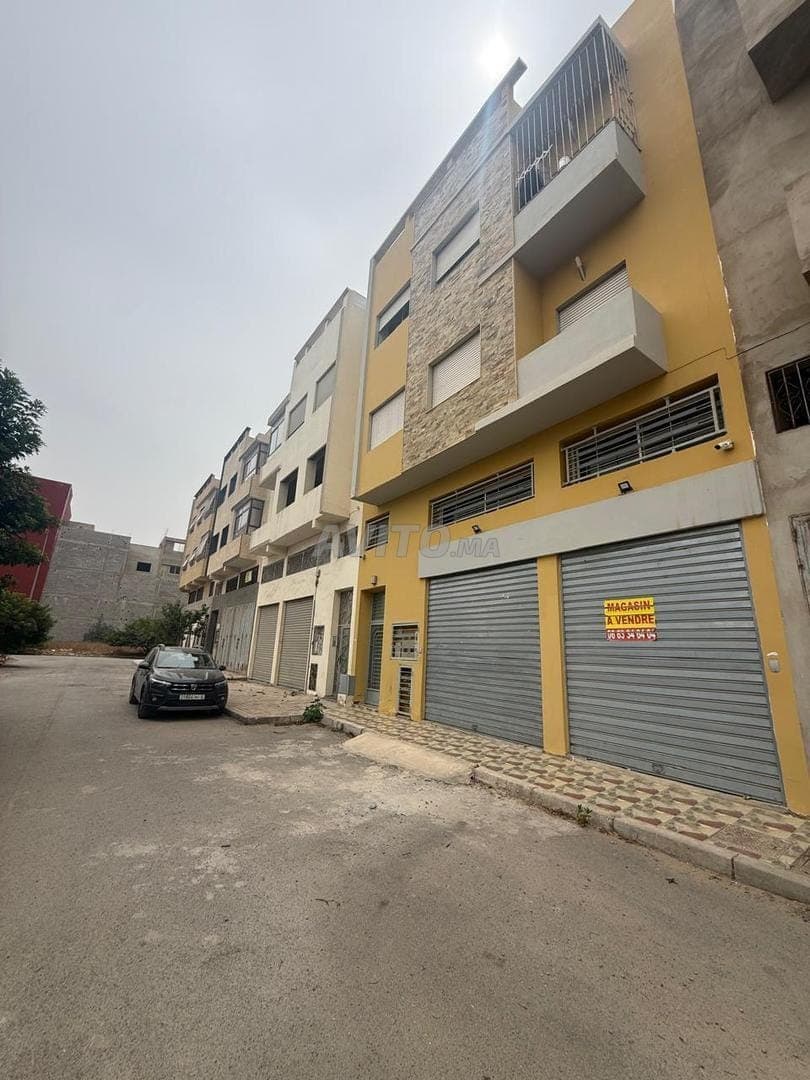 Local commercial 128 m² avec mezzanine