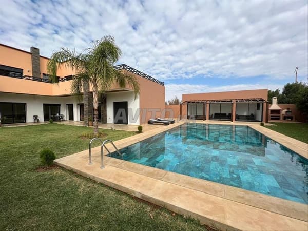 Villa meublée climatisée 5 chambres rte de fes
