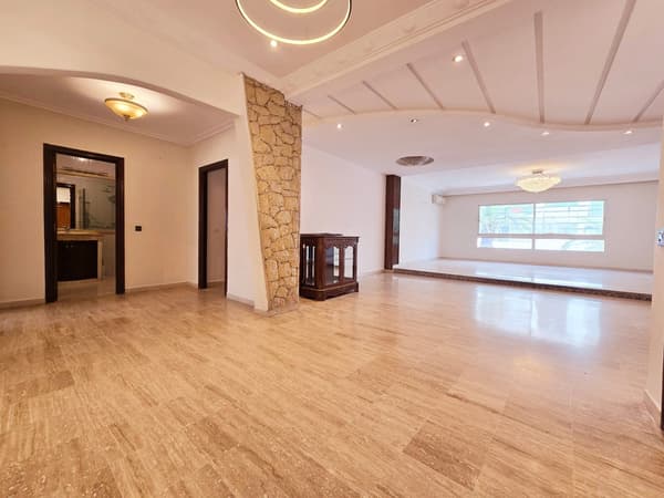 Appartement 208 m² à louer à Casablanca Beausejour