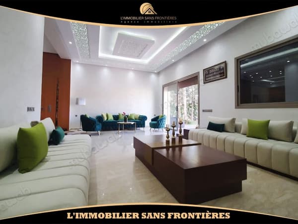 Villa meublée de 800 m² à louer à Targa – Grand jardin privé, piscine privée et beaux…