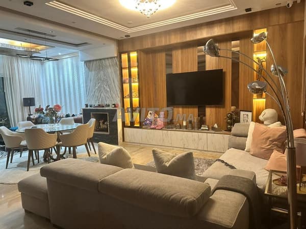 Furnished villa with swimming pool