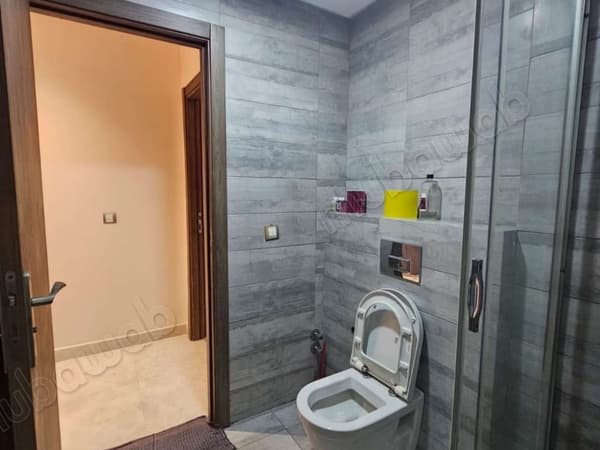 Bel appartement à louer dans le "Quartier du Parc". 2 chambres. Fenêtres avec double…