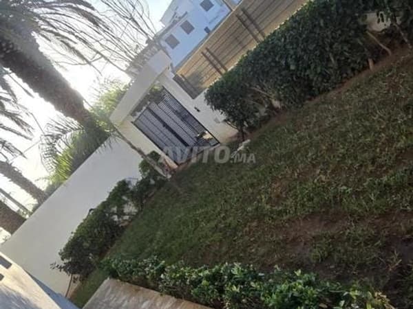 Große Villa mit 4 Schlafzimmern in Harhoura