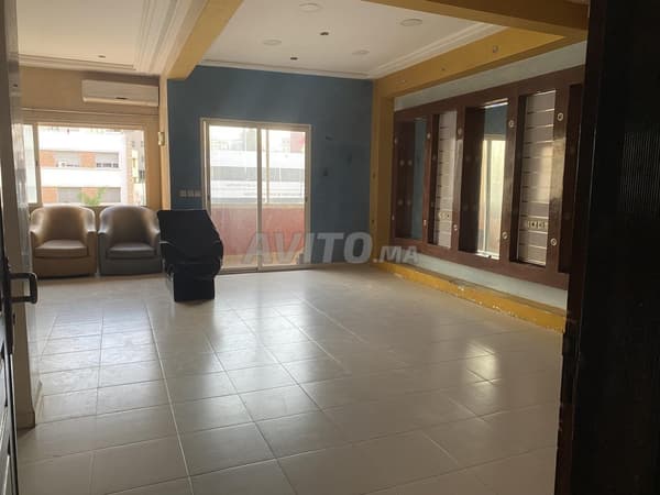 Bureau professionnel de 126m² équipé à Hamria