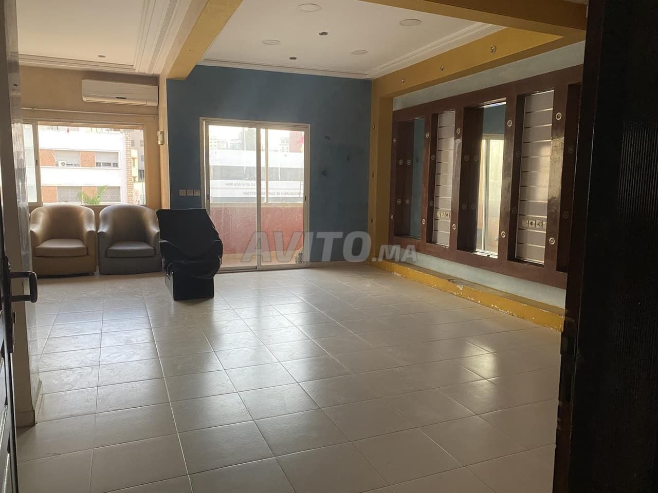 Bureau professionnel de 126m² équipé à Hamria