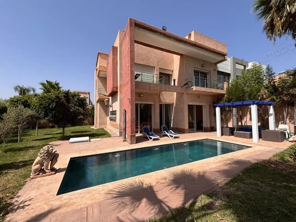Villa à louer – front de golf argan