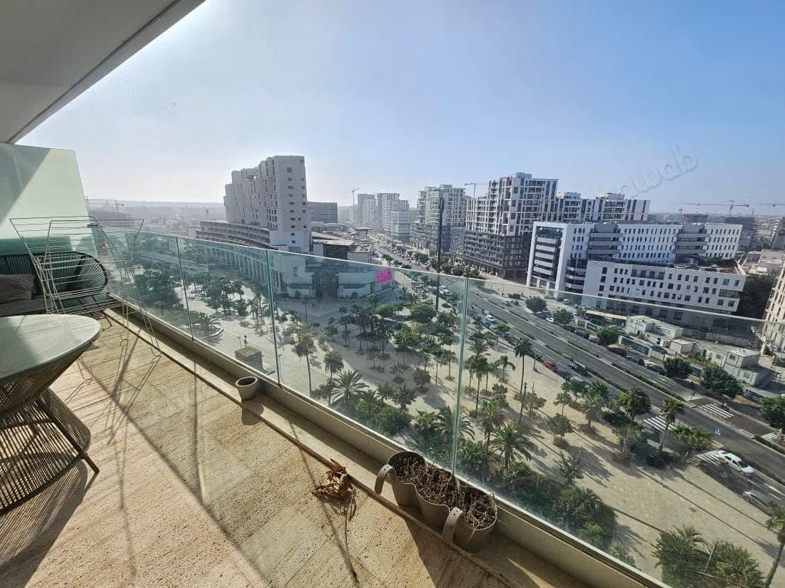 Joli studio avec une jolie vue et grande terrasse