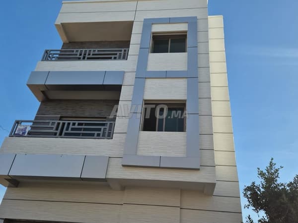 مسكن مكوّن من R2. واجهتان