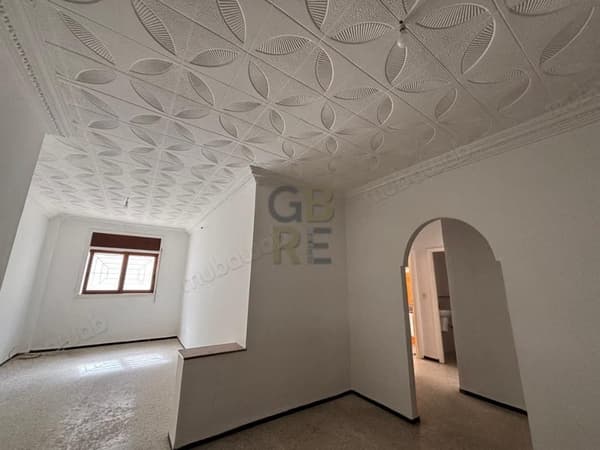 Appartement op de benedenverdieping met grote privé-binnenplaats