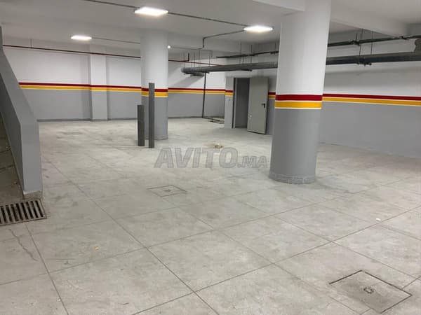Immeuble zone industrielle 7 niveaux location
