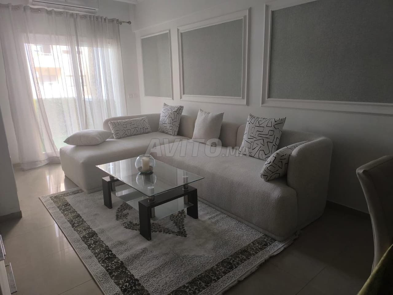 Furnished 68 m² city-centre flat with balcony and parking