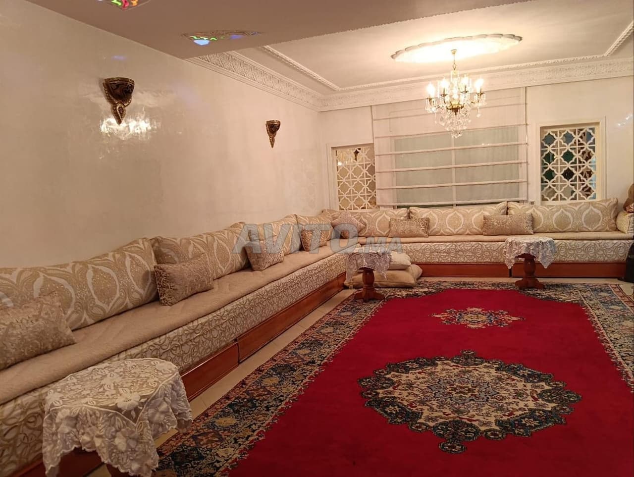 فيلا رائعة للبيع مفروشة
