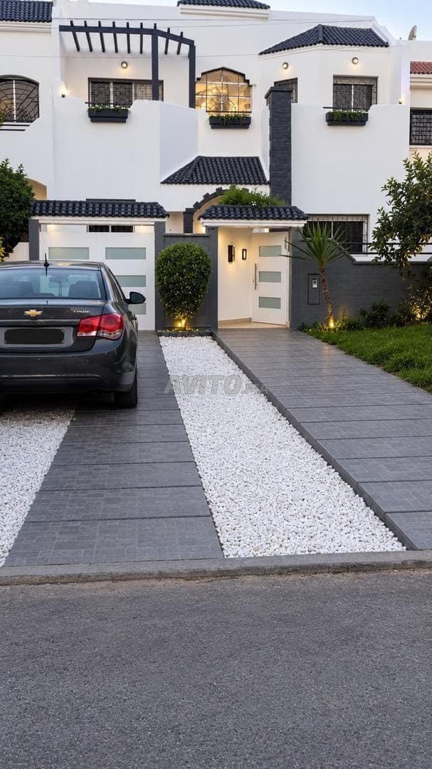 Außergewöhnliche Villa mit 300 m² zum Verkauf in HARHOURA