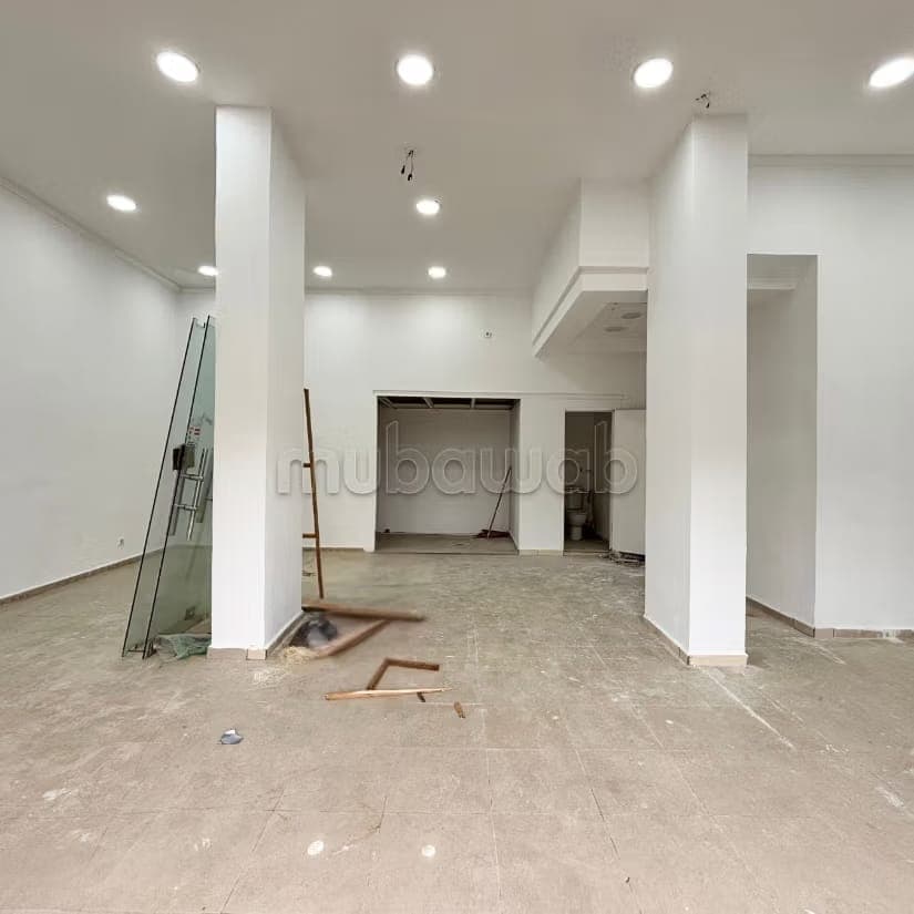 Local commercial à louer à Bourgogne 78m2