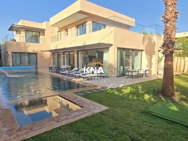 Mooie moderne villa in hedendaagse stijl gelegen in een prestigieuze golfresidentie op 20 minuten van het centrum van Marrakech