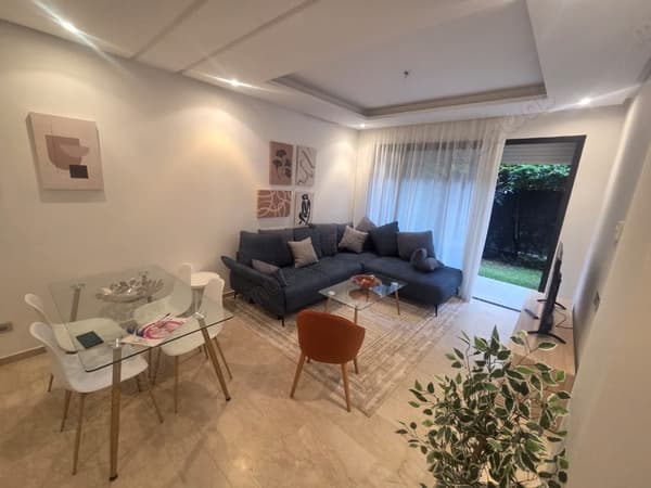 Appartement bien équipé avec grand jardin