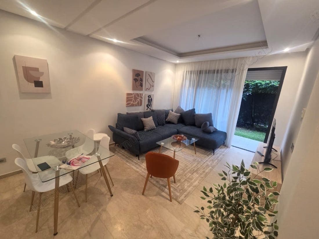 Appartement bien équipé avec grand jardin
