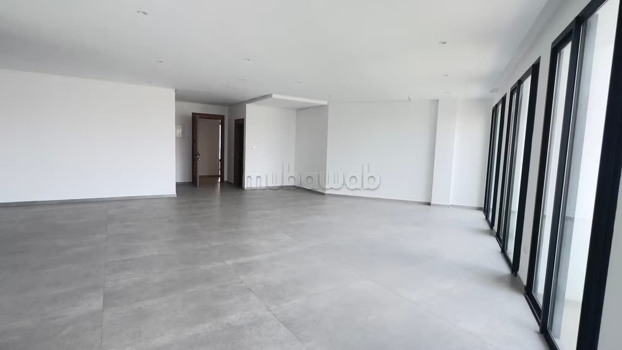 Kantoor te huur in l'Oasis. Oppervlakte van 85 m². Pantserdeur, beveiliging