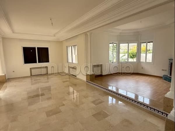 Villa de prestige meublée à louer dans le quartier exclusif de Boubana