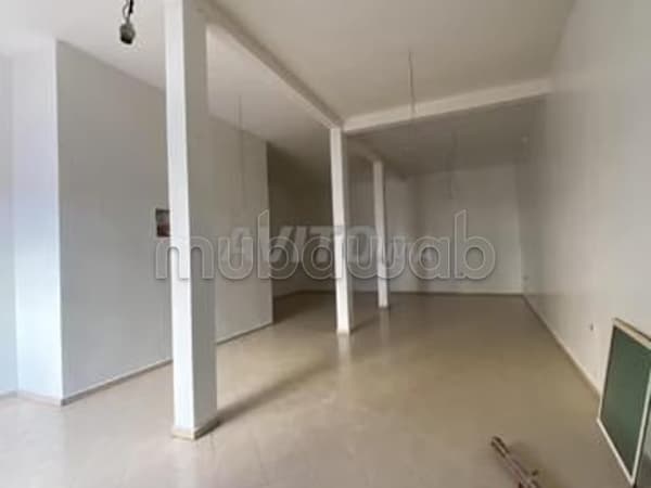 Beau local commercial en location à Wifak. Superficie 230 m²