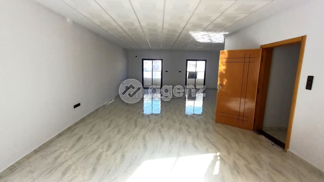 Oficina en alquiler de 78 m² en Route Immouzer Fès