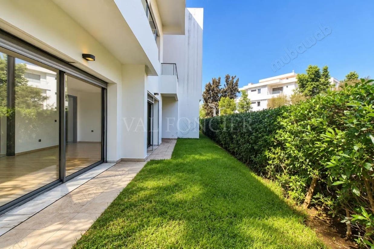 Mietobjekt Erdgeschosswohnung mit Garten, 3 Fassaden, 4 Schlafzimmer, Bouskoura Ville Verte