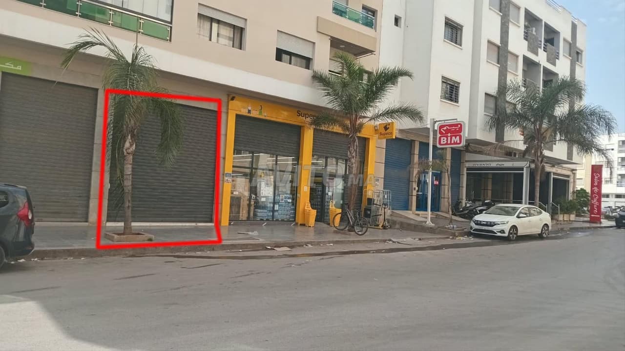 MAGASIN 57 M² À LOUER