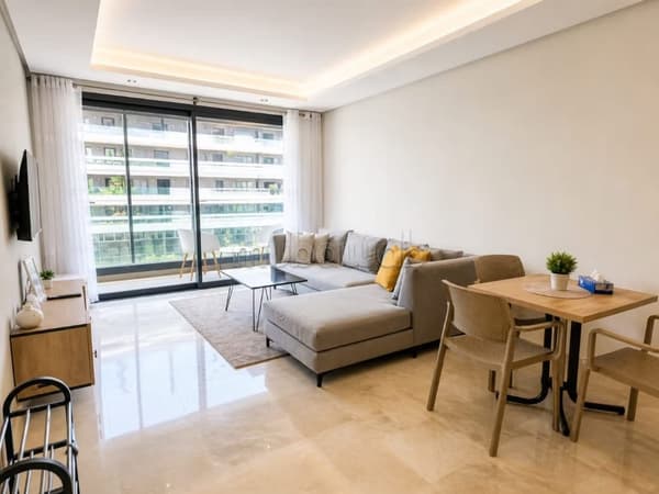 Studio neuf meublé terrasse Piscine CFC premium