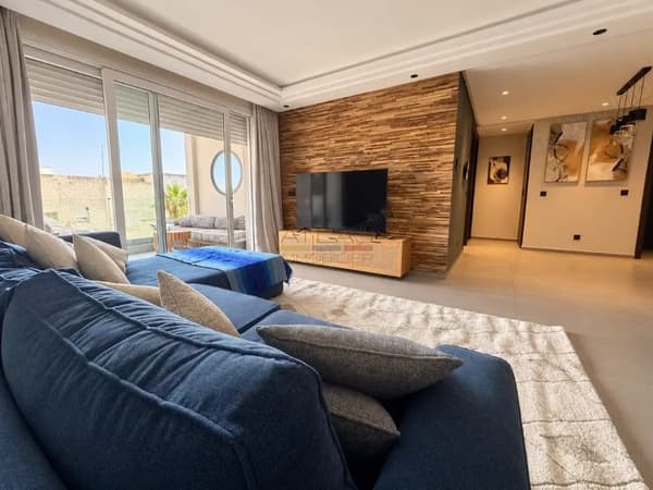 Appartement meublé avec terrasse près de la plage